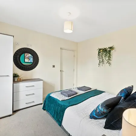 Central Leeds Gem - Parking - Sleeps 6 * Leeds (West Yorkshire)