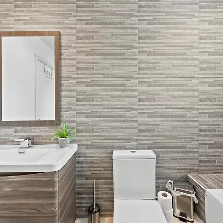 Central Leeds Gem - Parking - Sleeps 6 * Leeds (West Yorkshire)