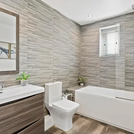 Апартаменты Central Leeds Gem - Parking - Sleeps 6