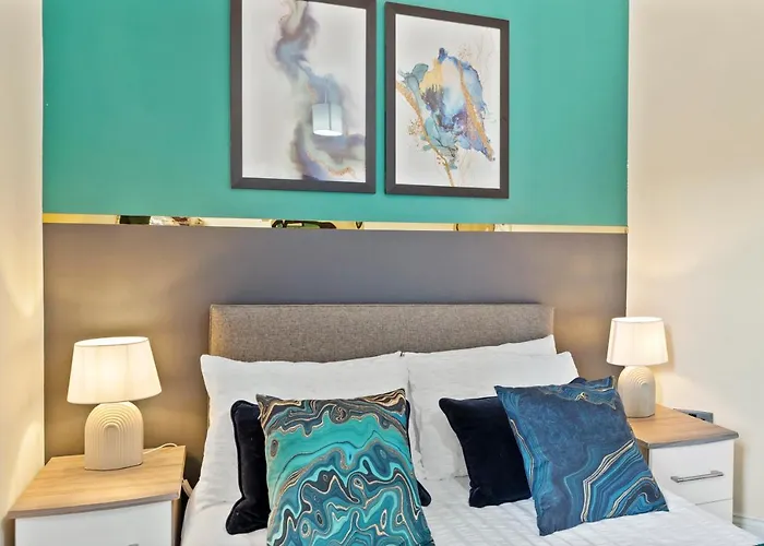 Apartment Central Leeds Gem - Parking - Sleeps 6 *