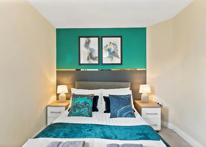 Central Leeds Gem - Parking - Sleeps 6 Apartment
