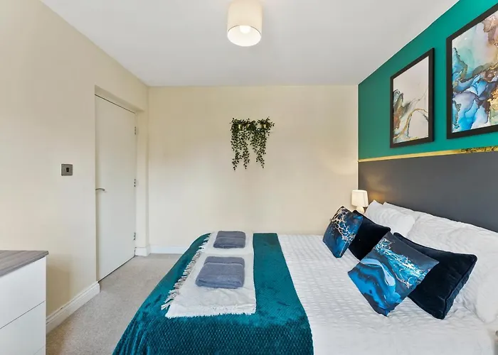 Central Leeds Gem - Parking - Sleeps 6 *