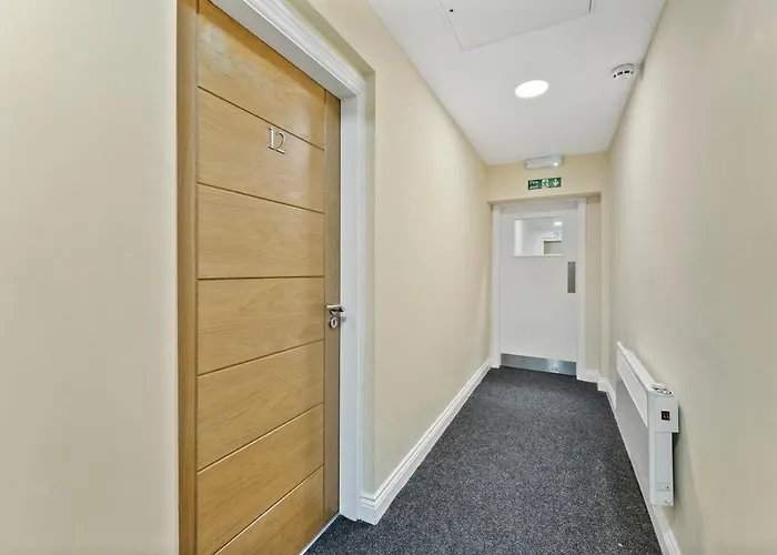 Apartment Central Leeds Gem - Parking - Sleeps 6