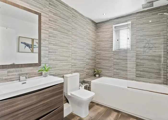 Apartment Central Leeds Gem - Parking - Sleeps 6