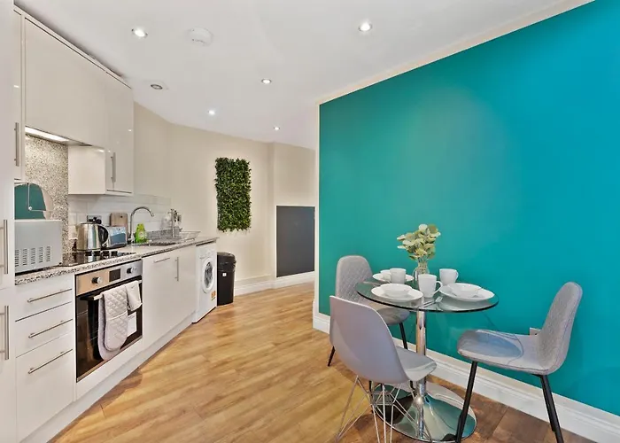 Апартаменты Central Leeds Gem - Parking - Sleeps 6 Лидс