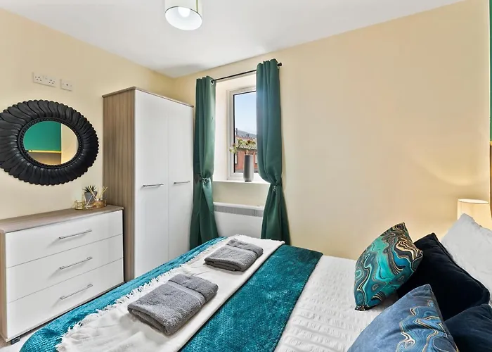 Апартаменты Central Leeds Gem - Parking - Sleeps 6 Лидс